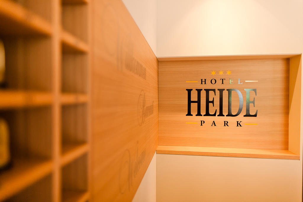 Hotel Heide Park Ora / Auer المظهر الخارجي الصورة